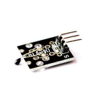 et nærbilde af KY-013 temperatursensoren med NTC thermistor der vender om højre